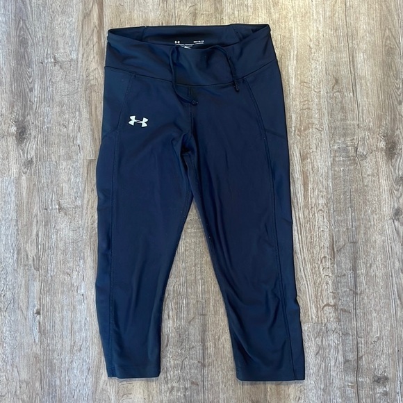 UNDER ARMOUR ACTIVEWEAR CAPRI LEGGINGS (M) - Picture 1 of 6